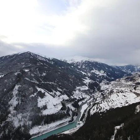 Urgen Living By Interhome *